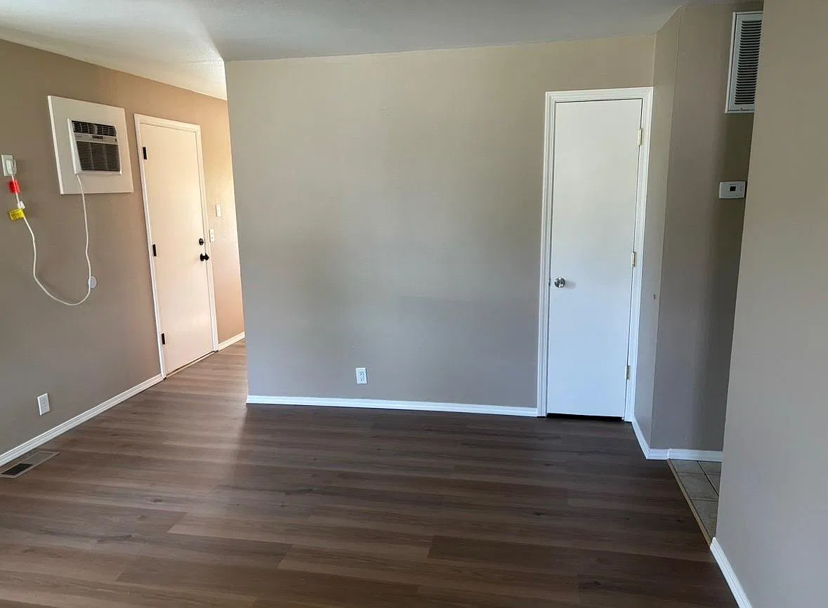 220 N 37th Ave - 220 — Photo 3