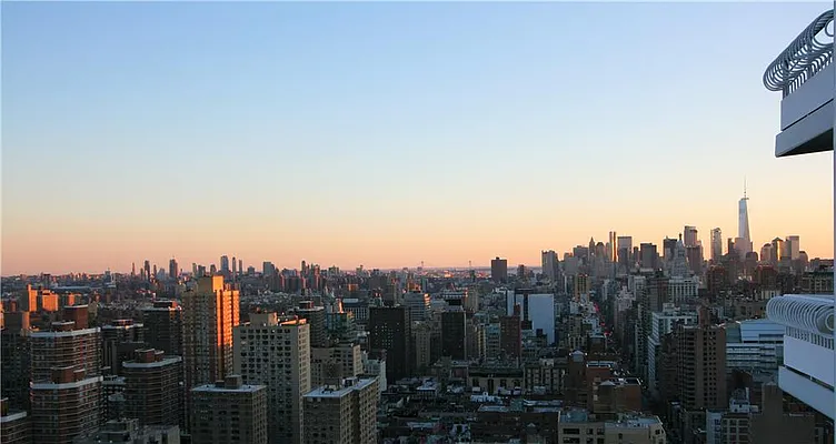 Rented by R New York | media 27