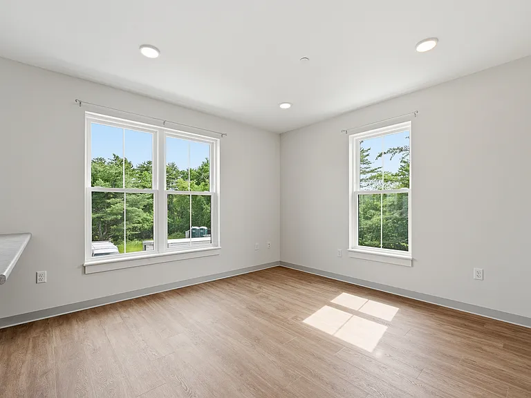 540 Centre St #222 — Photo 9