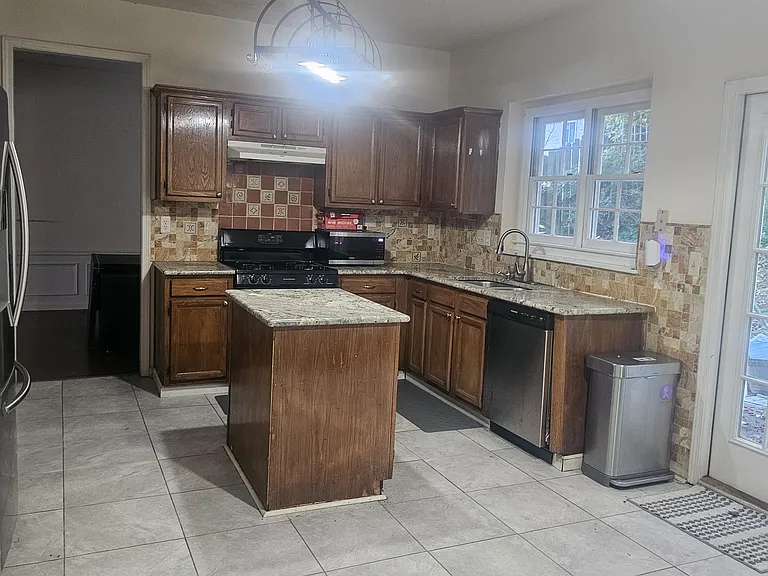 2260 Eagle Nest Blf — Photo 2