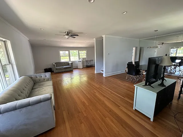 421 W Lincoln Ave — Photo 14