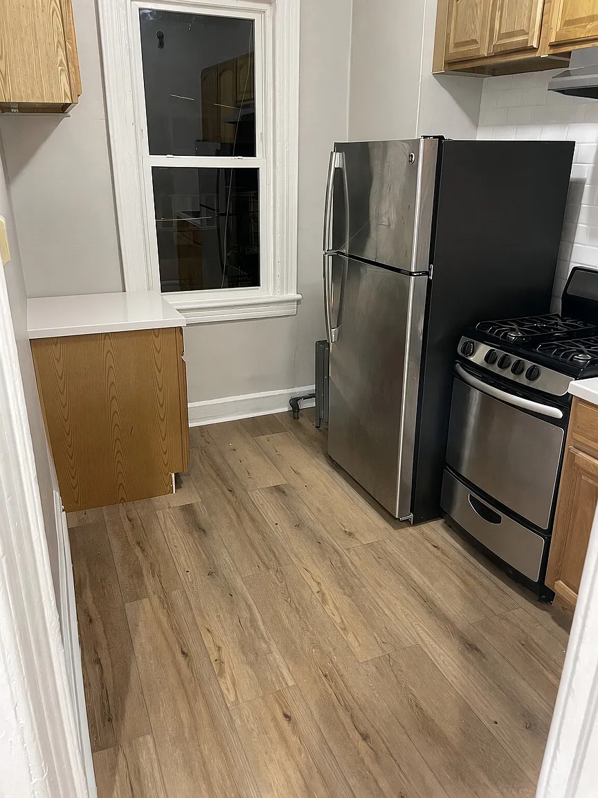 2 bed, 600 sqft, $2,600 — Photo 3