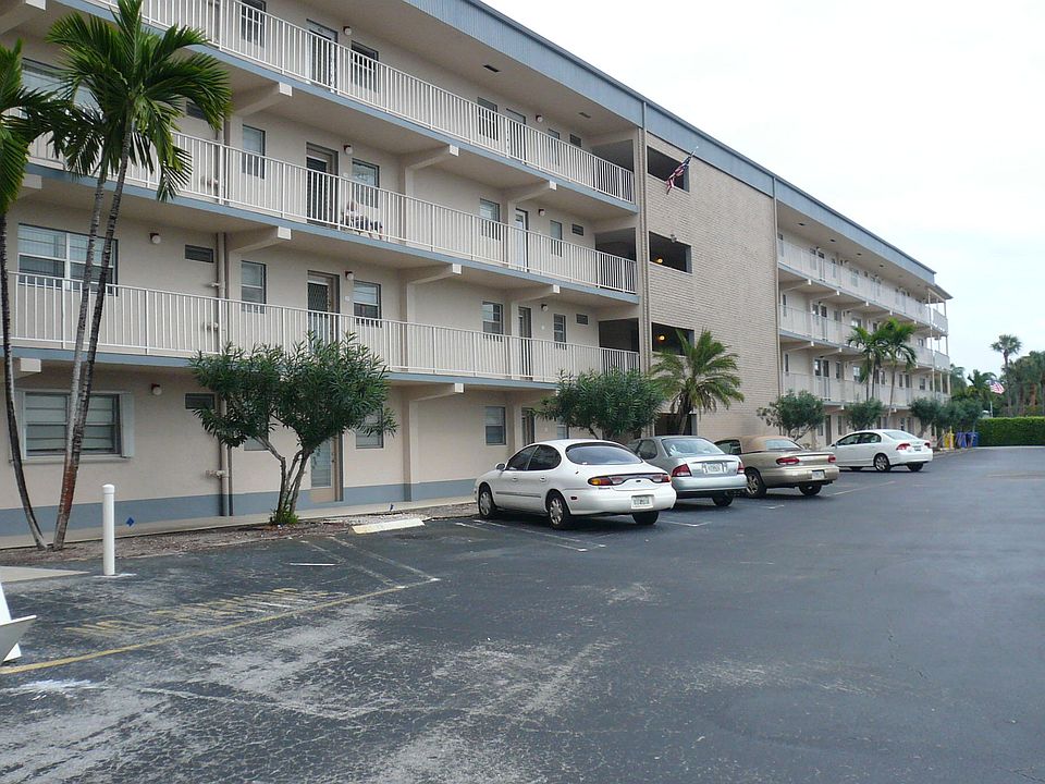 1st image of 2300 NE 1st Ln #3090