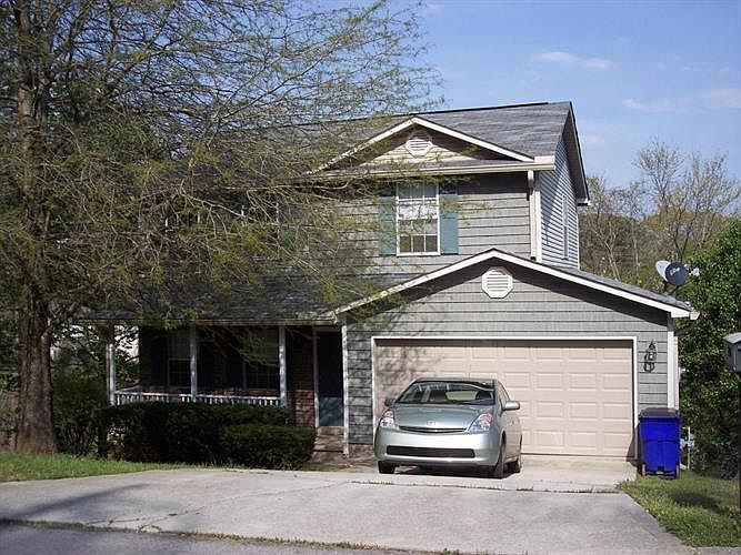 1st image of 748 Settlers Pond Way
