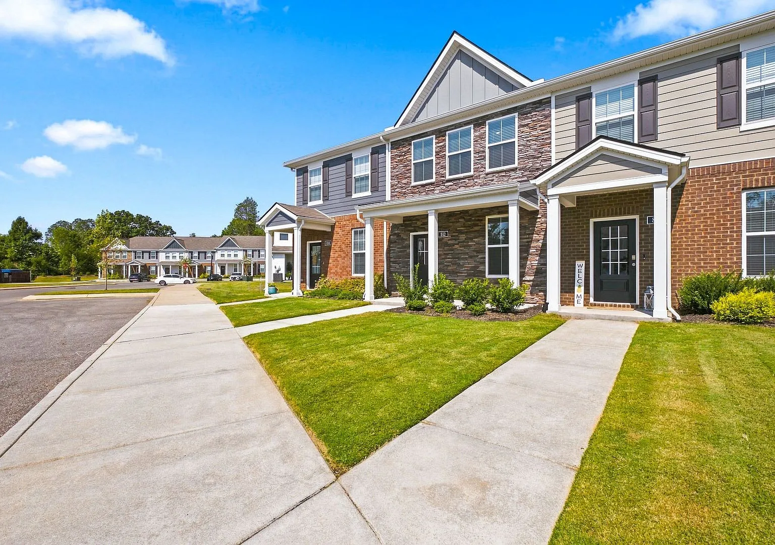 Brand New Townhome! — Photo 2