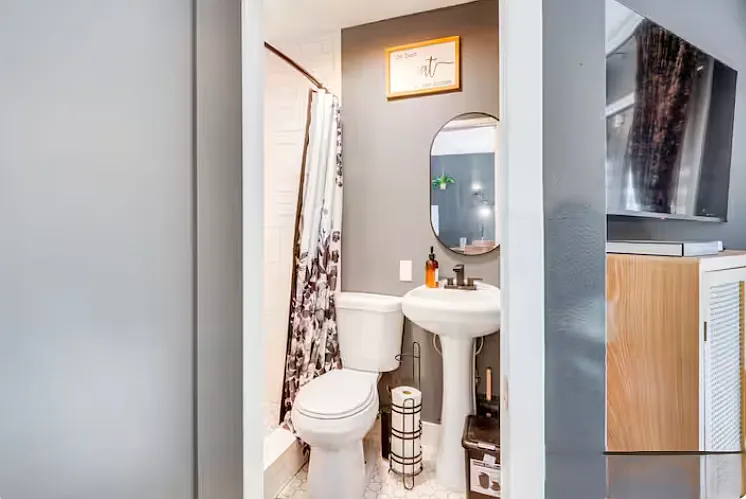 Studio, 350 sqft, $1,950 — Photo 4