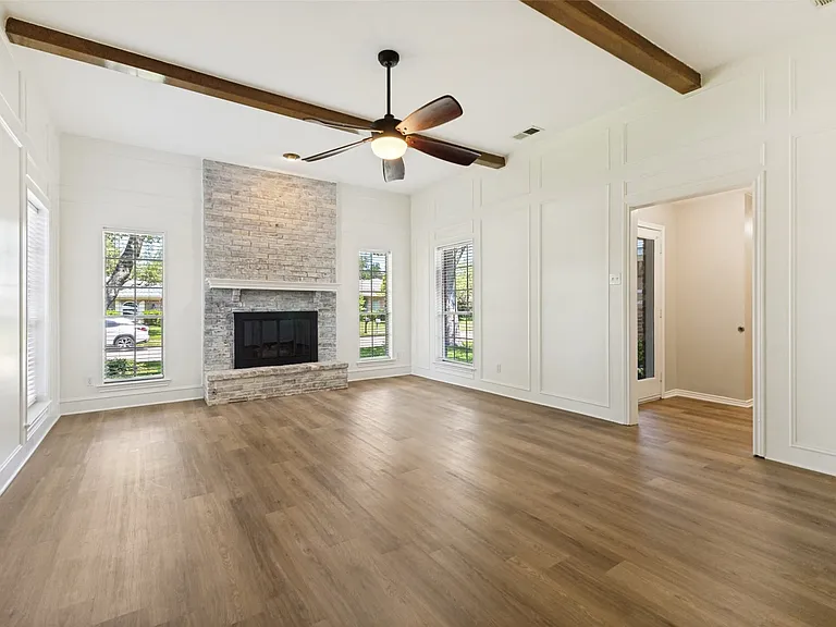 1500 Stonecrest Dr — Photo 4