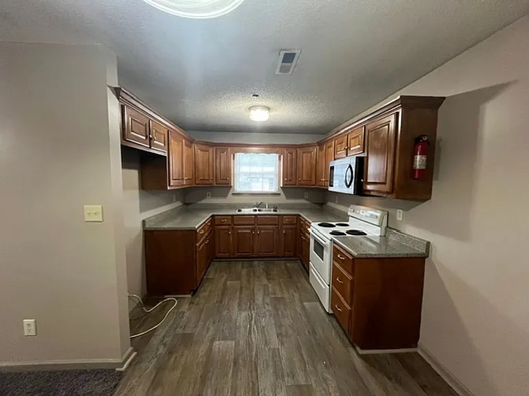 5003 Chancellor Sq NW — Photo 4