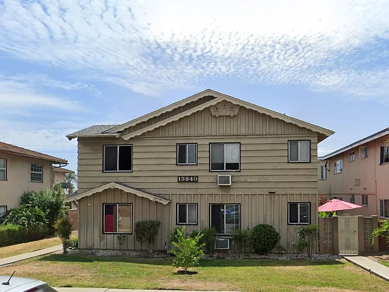 13840 Christine Dr — Photo 1