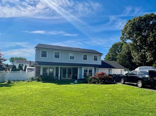 7 Carston Street W, Selden, NY 11784
