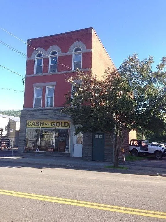 109 Delaware St photo 1