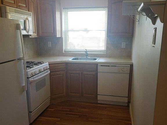 3rd image of 103 Longstreet Ave #1