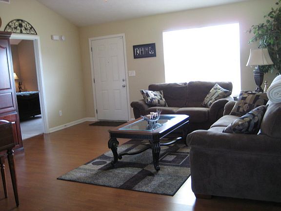 4th image of 1013 Magnolia Grove Ct