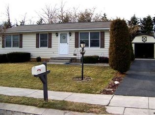 39 Spruce Ln, New Oxford, PA 17350