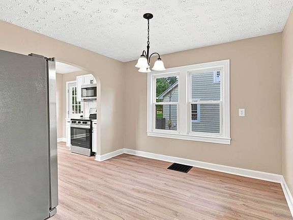 5th image of 312 E Forrest Ave