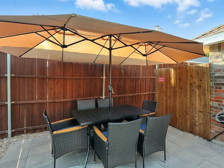 11911 Rocky Point Dr — Photo 40