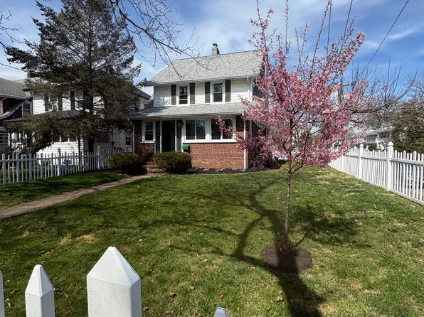 208 E Bergen Pl, Red Bank, NJ 07701