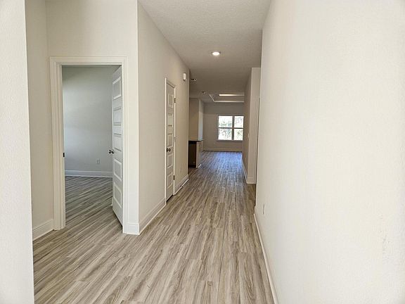 3rd image of 7 S Nest Ln