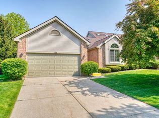 222 Sisu Knoll Dr, Brighton, MI
