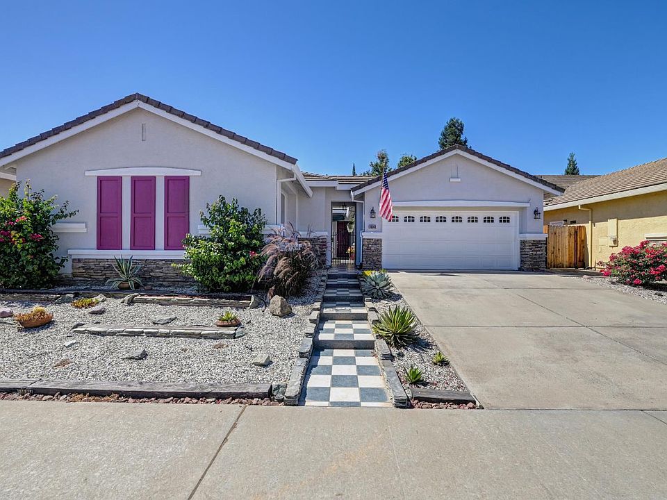 1st image of 10040 Prairie Dunes Way