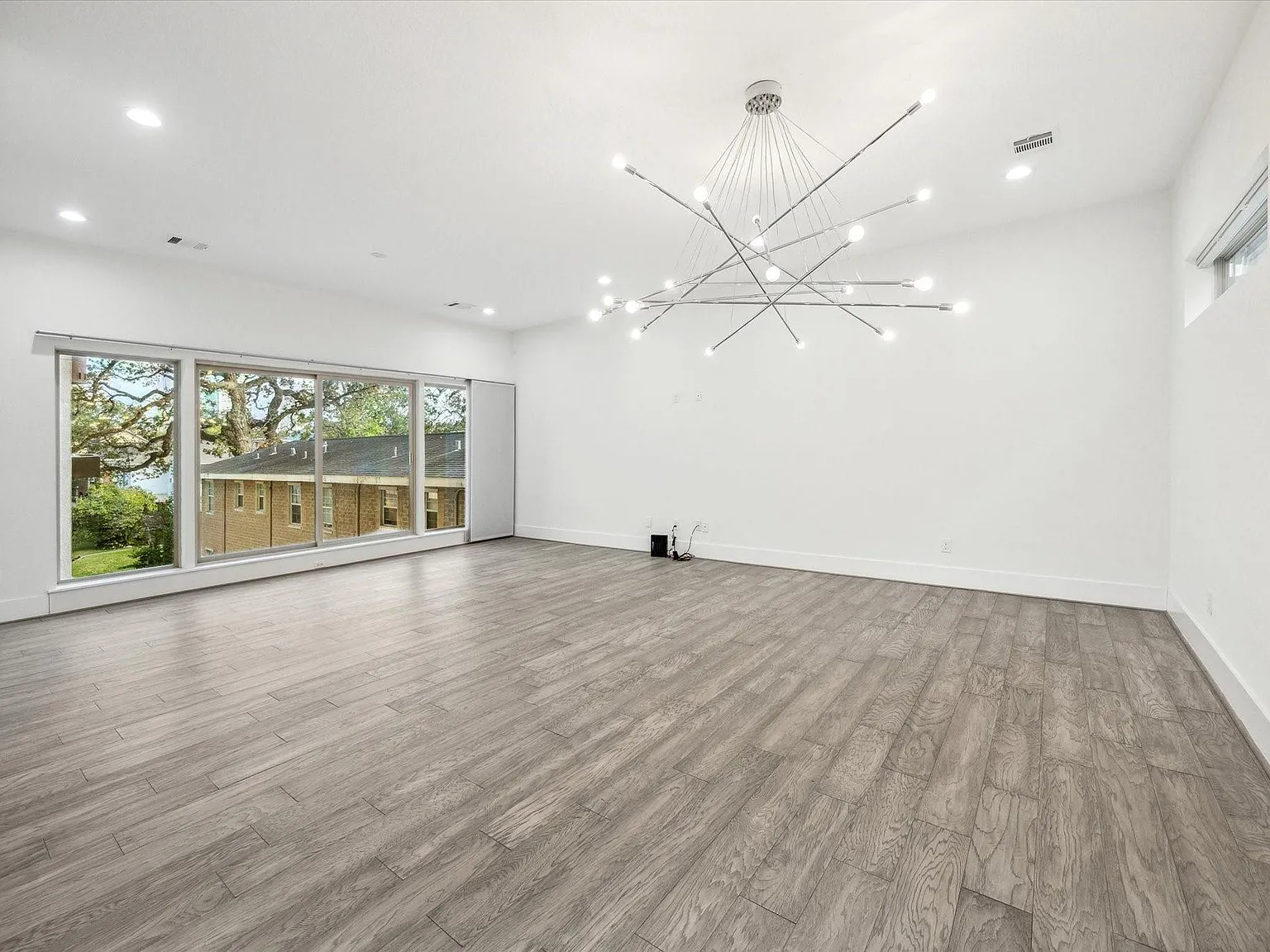 4 bed, 4.5 bath, 3021 sqft, $4,900 — Photo 3