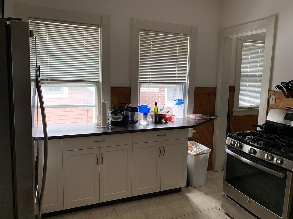 2nd image of 3218 N Marietta Ave