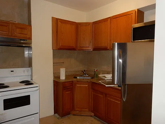 Rented by Aimee Grodanz, LREB | media 33