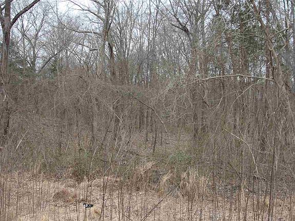 3rd image of 27 Lakewood Dr