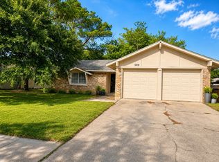 5410 Kings Manor Dr, Lake Dallas, TX 75065