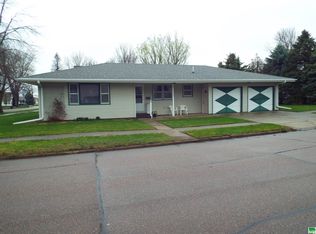 1026 8th Ave, Sheldon, IA 51201