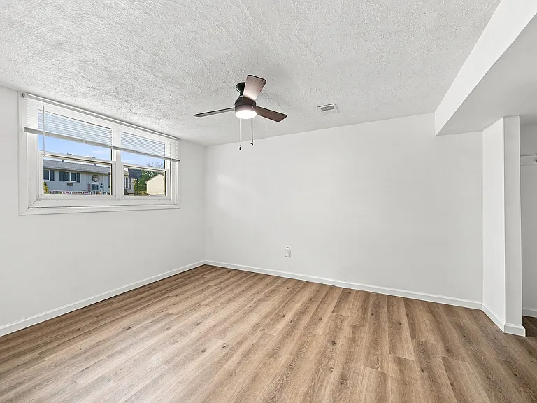3416 W Columbia Ave — Photo 17