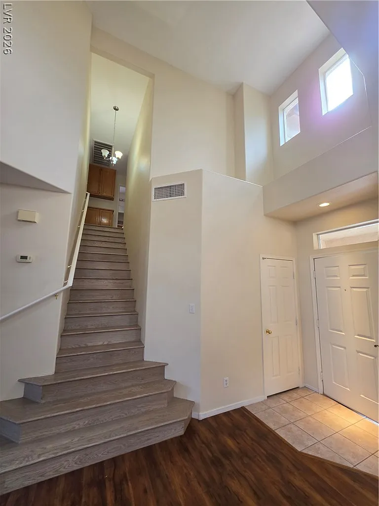 4 bed, 2.5 bath, 1708 sqft, $2,545 — Photo 3