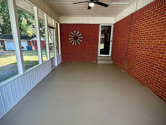 Screened in porch 