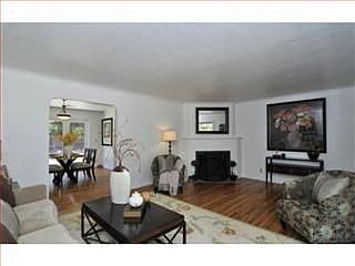 4th image of 152 Martens Ave