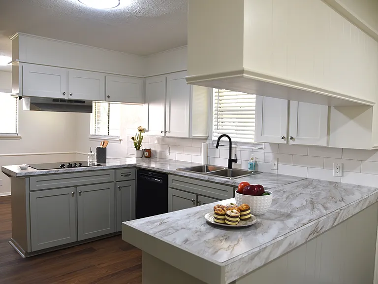 1212 Desiree Ln — Photo 10