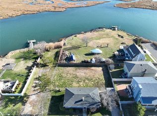 240 Cathedral Ave, Island Park, NY 11558