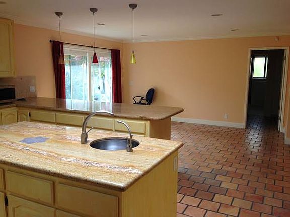 5th image of 1080 Siskiyou Dr