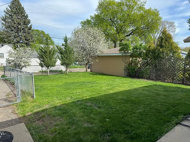 6829 Thomas Ave S — Photo 3