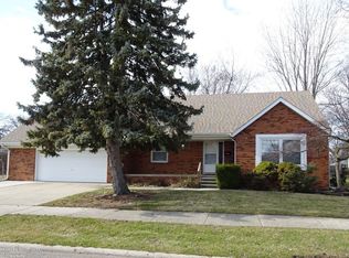 18247 Stephens Dr, Eastpointe, MI 48021