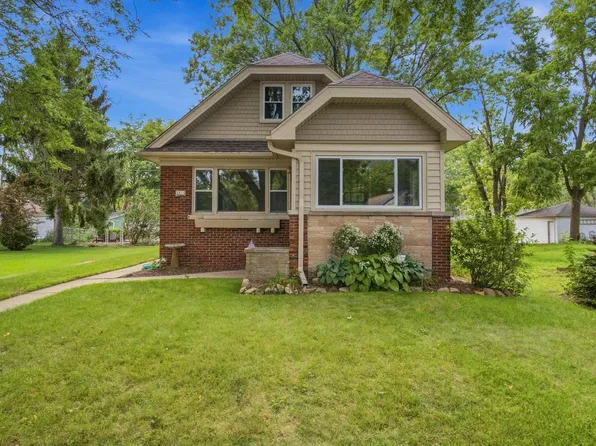 1919 W Marne AVENUE, Glendale, WI 53209