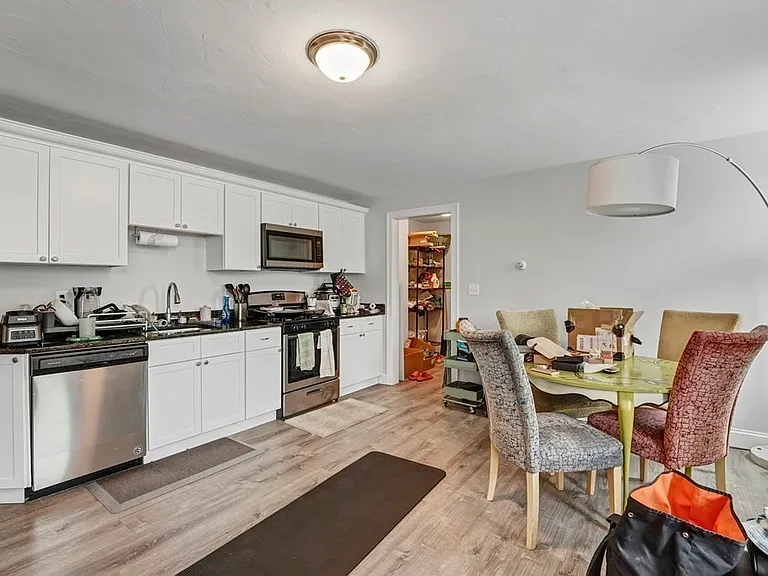 148 Walnut St #3 — Photo 4