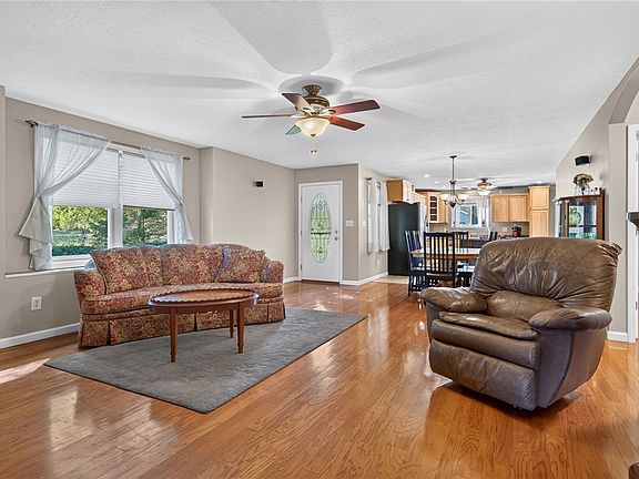 4th image of 252 Hayts Rd