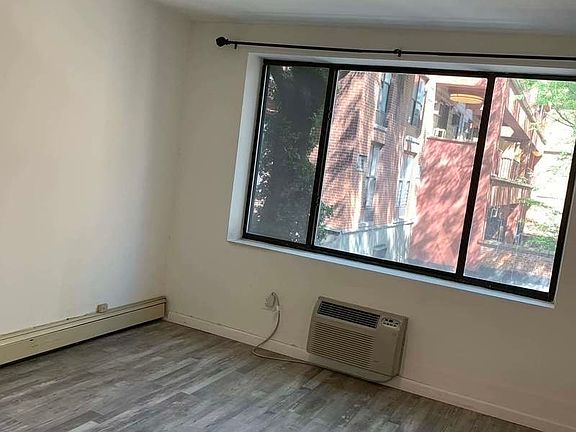 5th image of 626 10th Ave #**5a