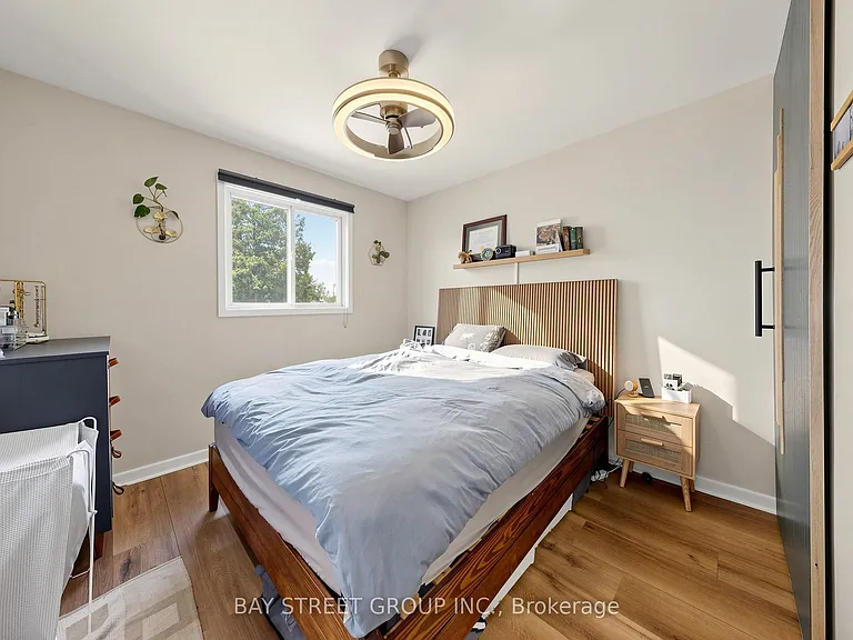 55 Baybrook Cres — Photo 13