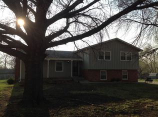 2215 Marvonne Rd, Lawrence, KS 66047