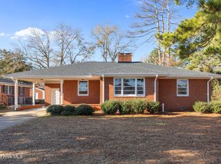509 SE 2nd St, Snow Hill, NC 28580