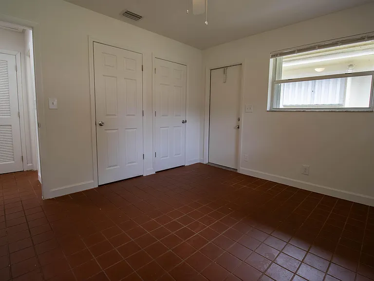 400 SW 8th Ave #8 — Photo 9