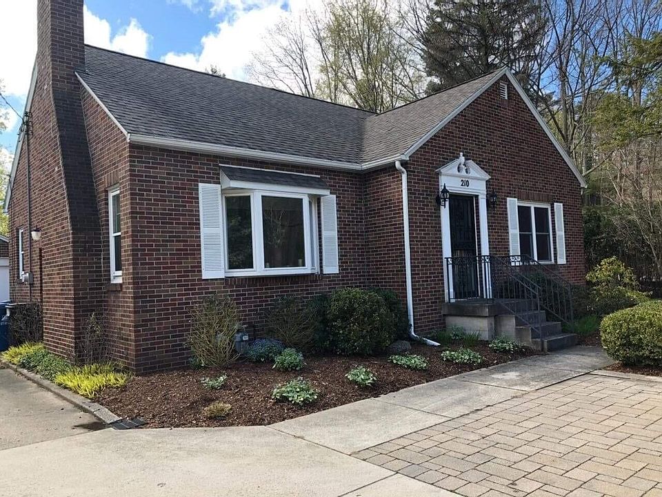 1st image of 210 Grand Ave
