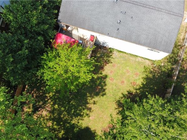 1425 Parkmont Dr, Roswell, GA 30076