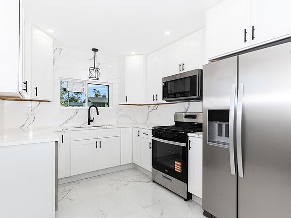 5th image of 1618 W 163rd St